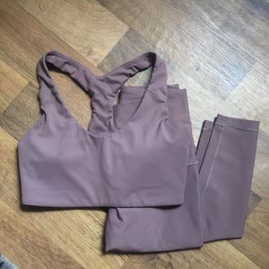 Old Navy Active Powersoft set. Extra High rise Leggings + Medium Support Bra